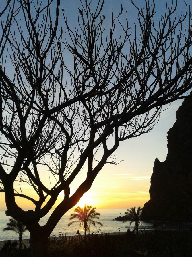 Отель Sunset Sea Breeze Madalena do Mar Экстерьер фото